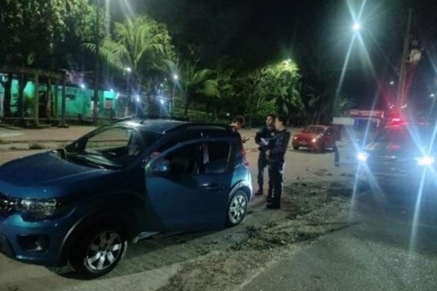 Criminosos sequestram idoso e o forçam a dirigir para realizar assaltos em Manaus