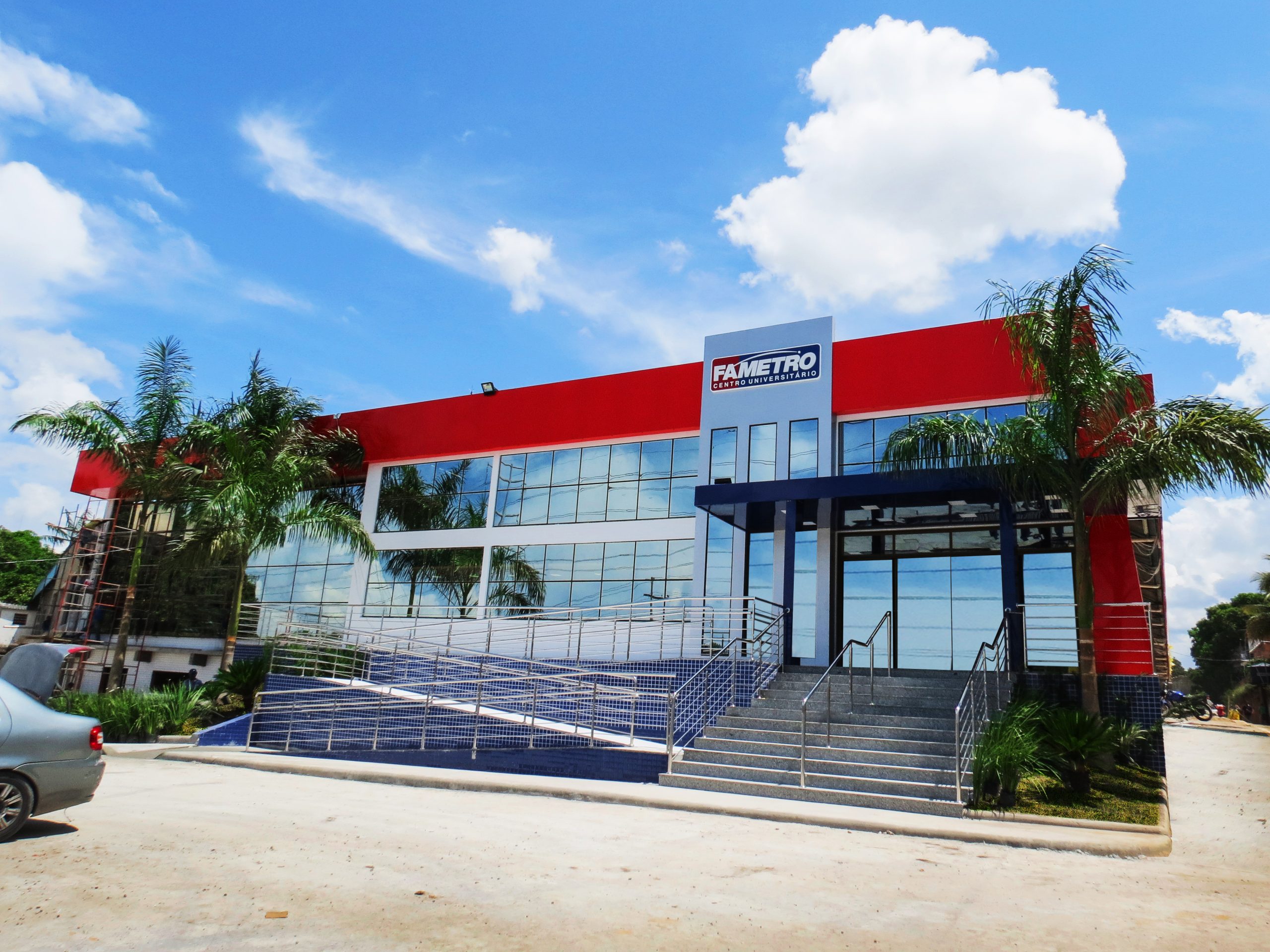 Fametro Leste oferece atendimentos gratuitos em Estética: prática profissional que transforma sala de aula em cuidado real