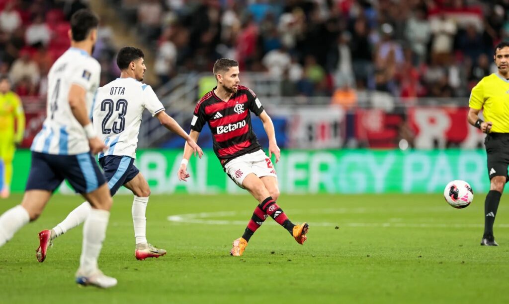 Flamengo encara desafio contra PSG na luta pelo título da Copa Intercontinental