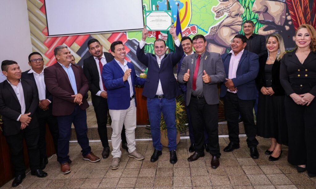 Roberto Cidade é homenageado como cidadão de São Gabriel da Cachoeira, berço da cultura indígena no Brasil