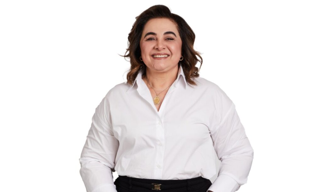 Resultado da última pesquisa da Real Time mostra ascensão da Professora Maria do Carmo e perda de pontos de Omar