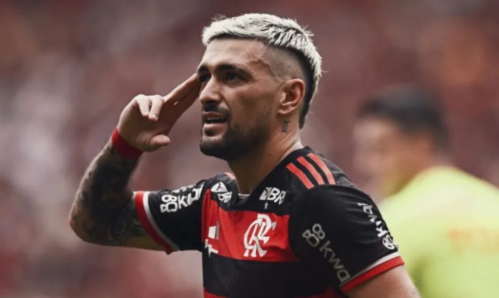 Arrascaeta chega à final do prestigiado prêmio Rei da América