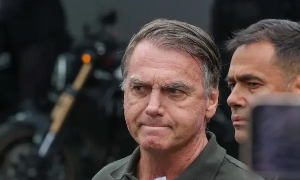 Presidente Bolsonaro será submetido a cirurgia de emergência em Brasília durante as festas de fim de ano