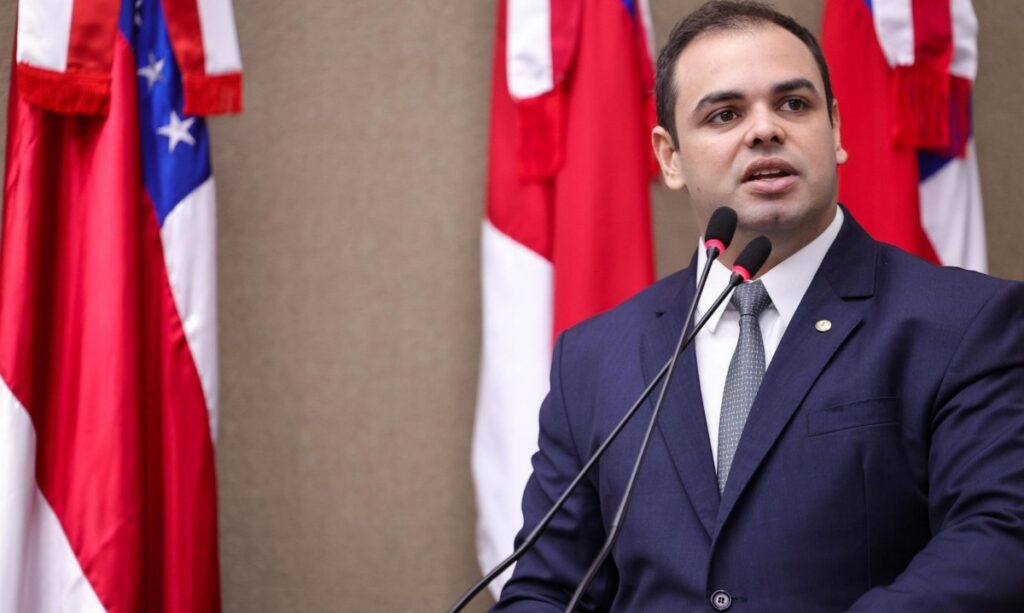 Projeto de lei de Roberto Cidade melhora logística de entregas no e-commerce.