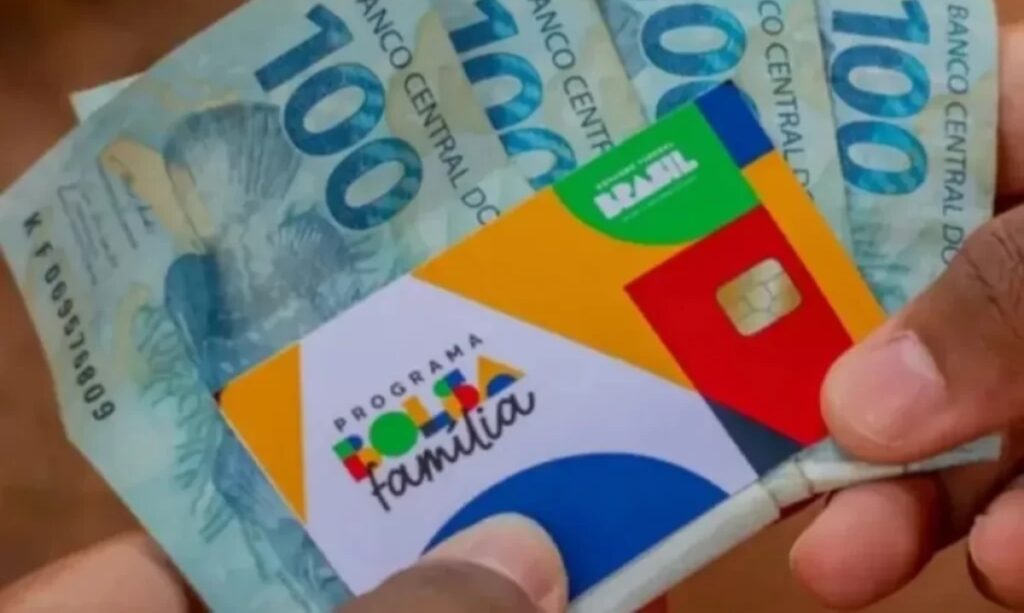 Beneficiários com NIS final 3 recebem Bolsa Família da Caixa