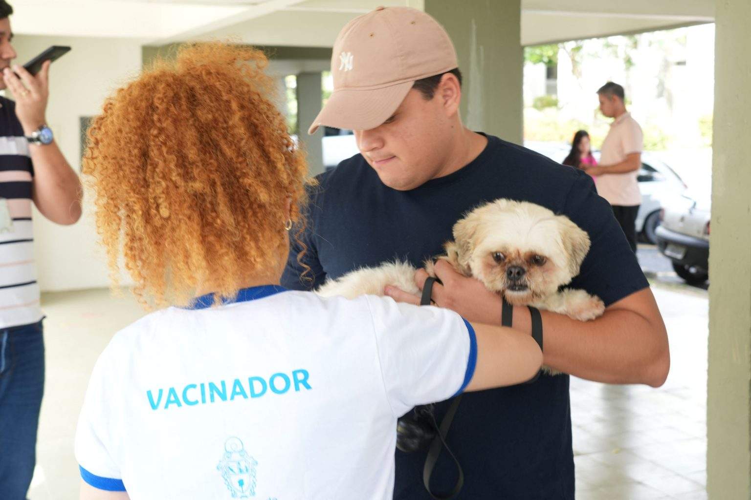Prefeitura de Manaus vacina mais de 288 mil animais em campanha contra raiva