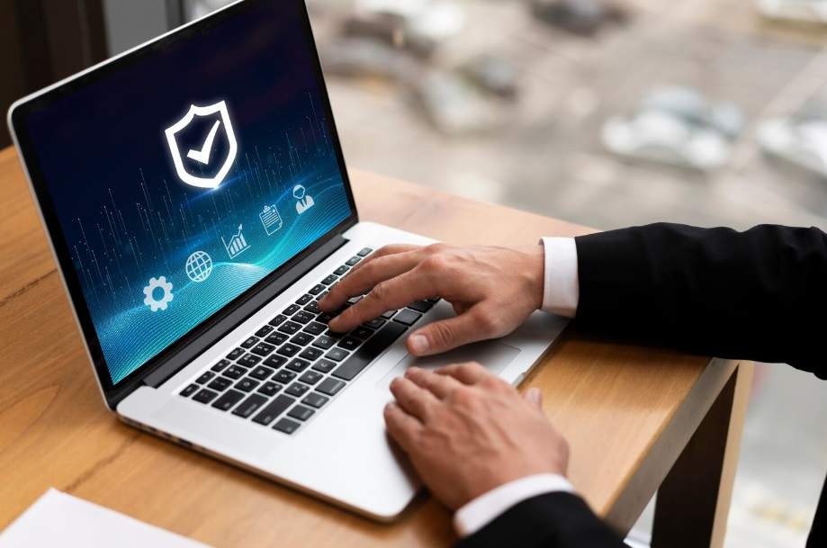 Ainda persistem graves lacunas na segurança digital, colocando usuários e empresas em risco