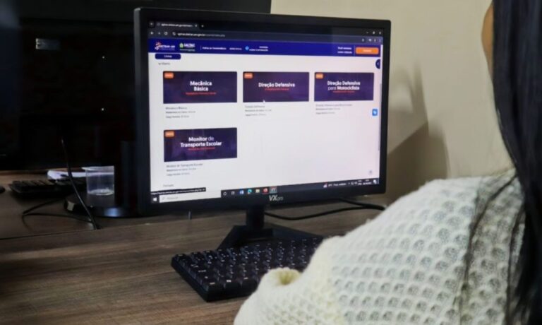 Escola Pública lança cursos online e oferece 800 vagas gratuitas.