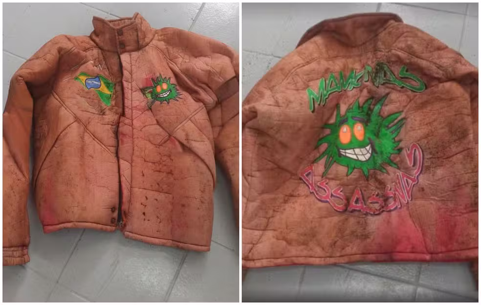 Jaqueta dos Mamonas Assassinas é resgatada após três décadas e é colocada sobre caixão de Dinho em Guarulhos