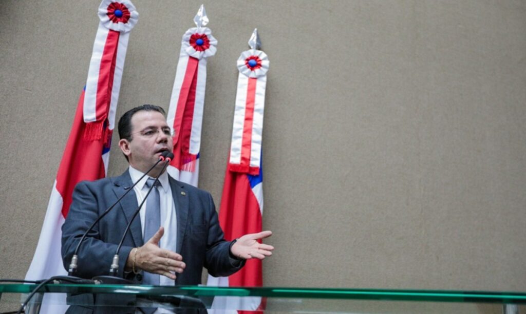 Wilker Barreto exige urgência na volta às aulas em Ipixuna e critica negligência na educação