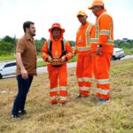 Prefeito Renato Junior supervisiona limpeza na zona Norte e ressalta o apoio de robôs na roçagem dos espaços públicos