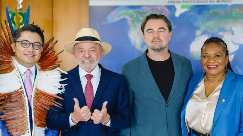 Leonardo DiCaprio passa por comunidades da Amazônia antes de se reunir com Lula em Brasília